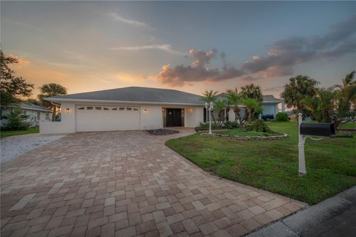 6322 Cottonwood Ln, APOLLO BEACH, FL, 33572-2320 | Card Image