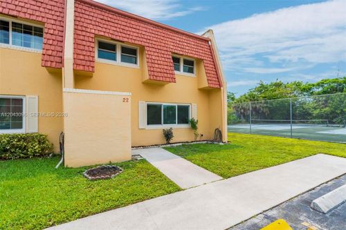 22-22 Canterbury Ln, Tamarac, FL, 33319-2461 | Card Image