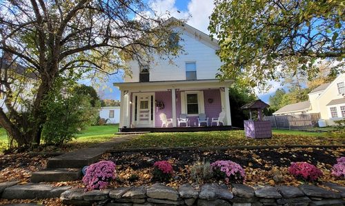 50 Grove St N, Barre, MA, 01005-8704 | Card Image