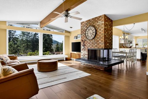 981 Kinsac St, Coquitlam, BC, V3J4T8 | Card Image