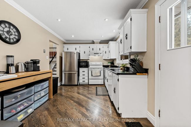 1158 Weller St, House other with 6 bedrooms, 2 bathrooms and 4 parking in Peterborough ON | Image 11