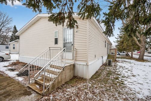 901 Hamlet Cir, Lakeville, MN, 55044-9115 | Card Image