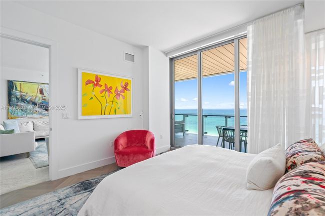 APT-1602 - 5775 Collins Ave, Condo with 2 bedrooms, 3 bathrooms and null parking in Miami Beach FL | Image 53