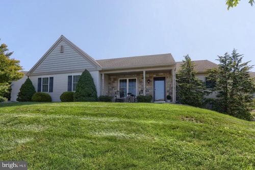 858 Water Edge Ct, LEBANON, PA, 17046-2157 | Card Image