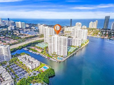 309 - 3530 Mystic Pointe Dr, Condo with 2 bedrooms, 2 bathrooms and null parking in Aventura FL | Image 3