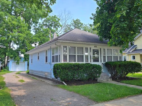 833 Backus St, Jackson, MI, 49202-3201 | Card Image