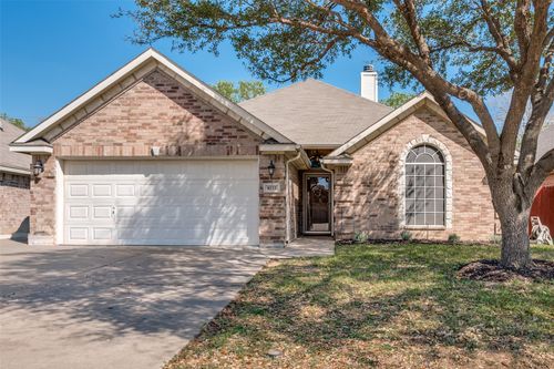 8233 Edgepoint Trl, Hurst, TX, 76053-7439 | Card Image