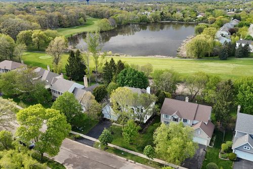 7452 Bittersweet Dr, Gurnee, IL, 60031-5108 | Card Image