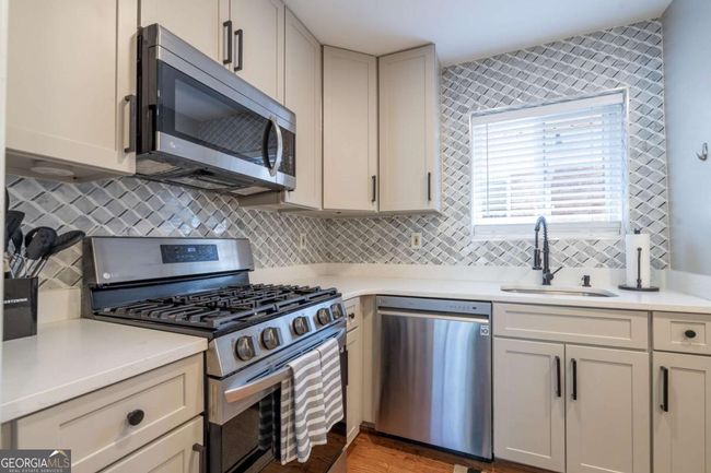 APT-6 - 827 Durant Pl Ne, Condo with 2 bedrooms, 1 bathrooms and 1 parking in Atlanta GA | Image 5