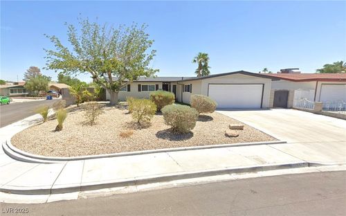 201 Nunca St, Las Vegas, NV, 89107-2449 | Card Image