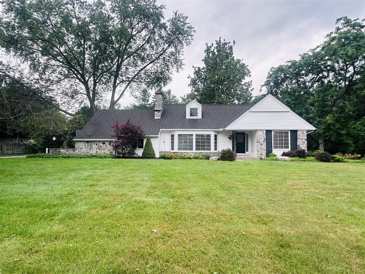 Hillcrest Ave, Fremont, MI 49412