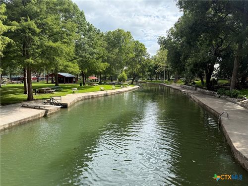 1070 Hayselton Ave, New Braunfels, TX, 78130-4950 | Card Image