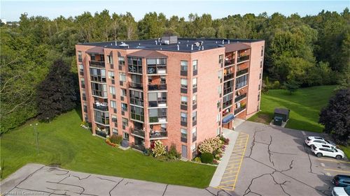 405-17 Mill Pond Crt, Simcoe, ON, N3Y5H9 | Card Image