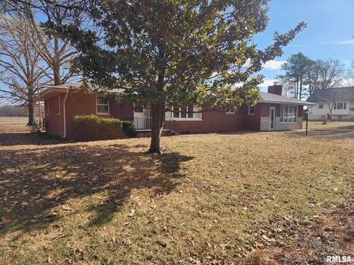 300 N 8th St, Elkville, IL, 62932-1018 | Card Image