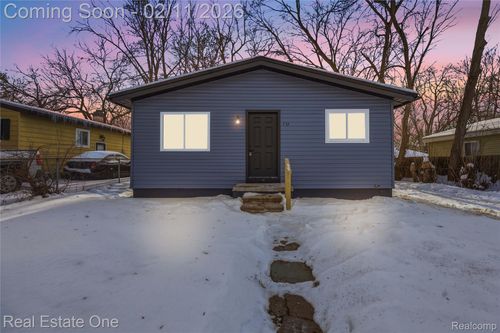 753 Stanley Ave, Pontiac, MI, 48340-2474 | Card Image