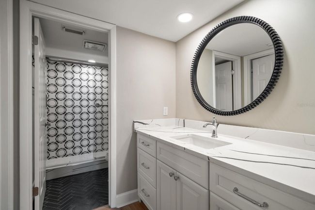 Primary Bathroom | Image 16