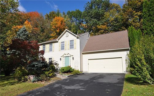 16 Knights Cir, Lysander, NY, 13027-8256 | Card Image