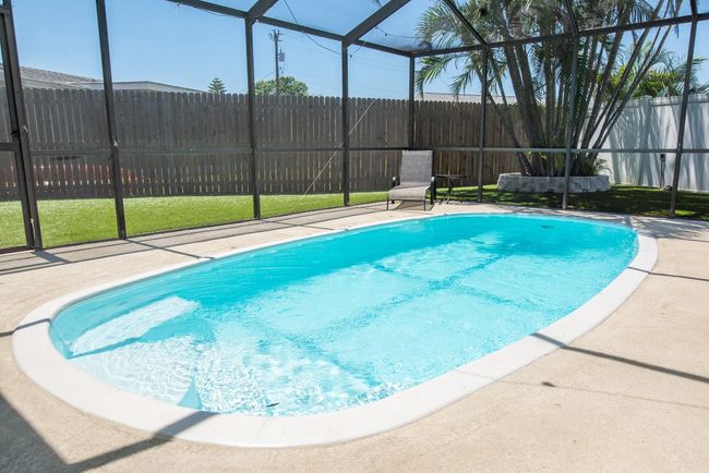 489 Fox Run Trl, House other with 3 bedrooms, 2 bathrooms and null parking in APOLLO BEACH FL | Image 5