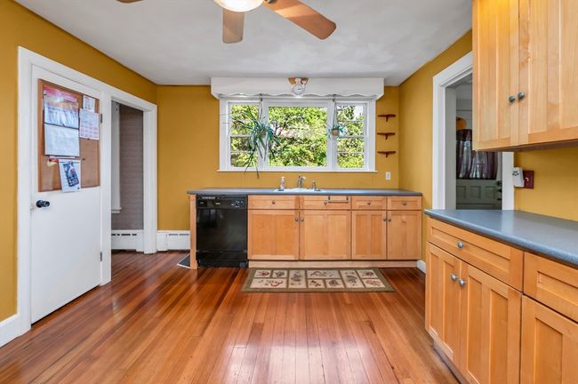 4 3 Rd Rd, House other with 3 bedrooms, 1 bathrooms and 4 parking in Woburn MA | Image 12