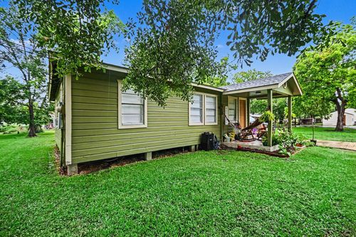 536 Montgomery St, Clute, TX, 77531-3621 | Card Image