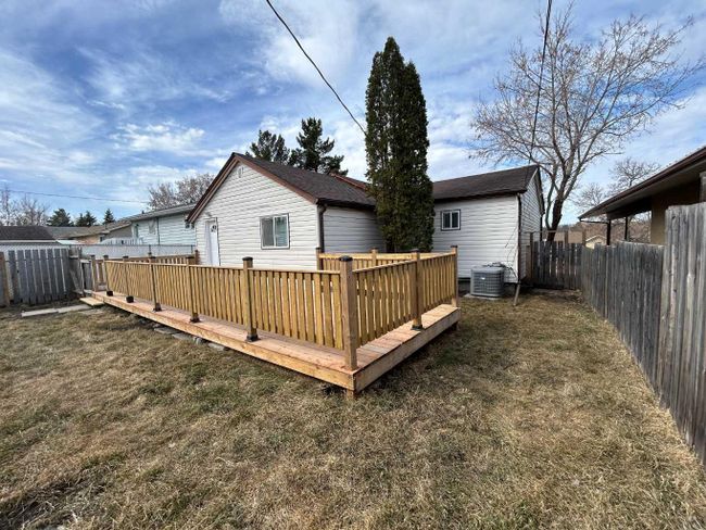 3915 45a Street, Home with 2 bedrooms, 1 bathrooms and 3 parking in Ponoka AB | Image 21