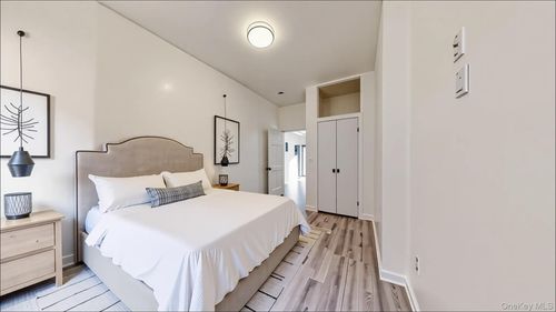 3-1545 Broadway, New York, NY, 10036-4077 | Card Image