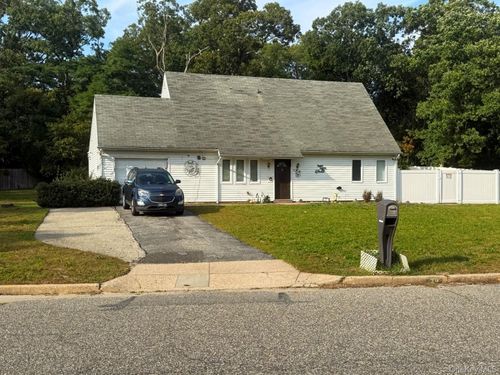 79 Hawkins Path, Coram, NY, 11727-2920 | Card Image