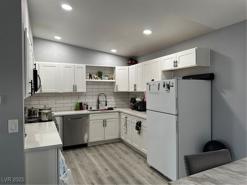 4901 Nebraska Ave, Las Vegas, NV, 89107-2736 | Card Image