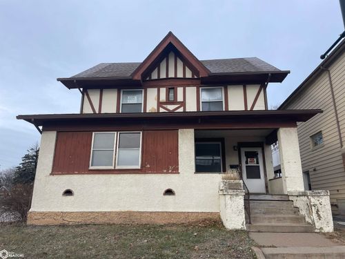 122 S Main St, Fairfield, IA, 52556-3370 | Card Image