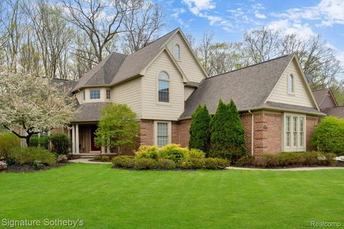 21684 Chase Dr, Novi, MI, 48375-4763 | Card Image