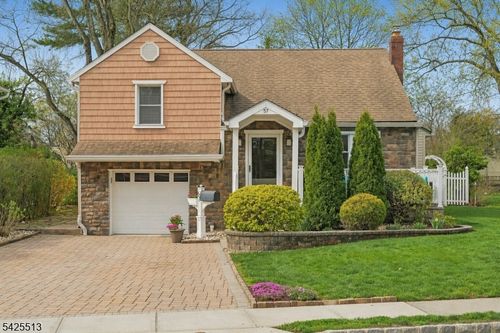 57 Sherwood Rd, Springfield, NJ, 07081-2522 | Card Image