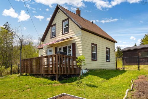 8982 Pepperell St, Saint Peters, NS, B0E3B0 | Card Image