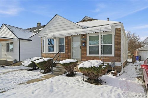 6751 Memorial Ave, Detroit, MI, 48228-3824 | Card Image