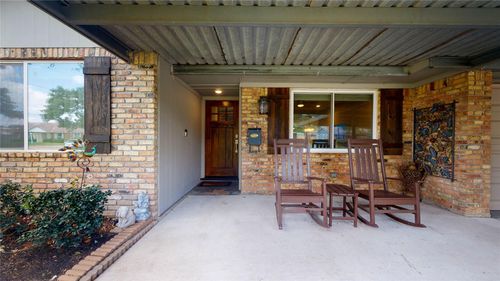 3011 Larknolls Ln, Houston, TX, 77092-7535 | Card Image