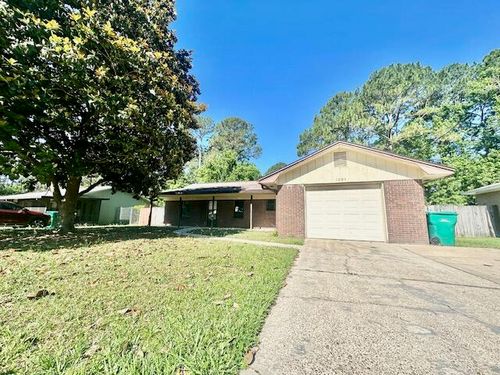 1204 Thomason Dr, Fort Walton Beach, FL, 32547-1050 | Card Image