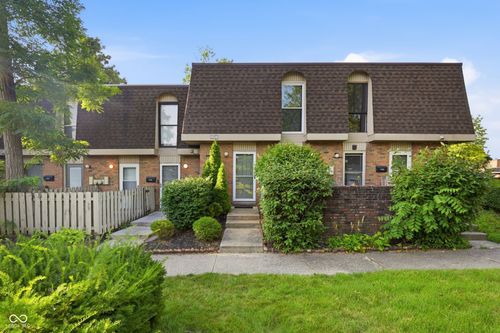 7447 Country Brook Dr, Indianapolis, IN, 46260-3429 | Card Image