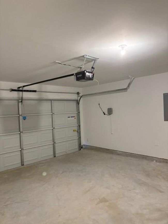 garage | Image 13