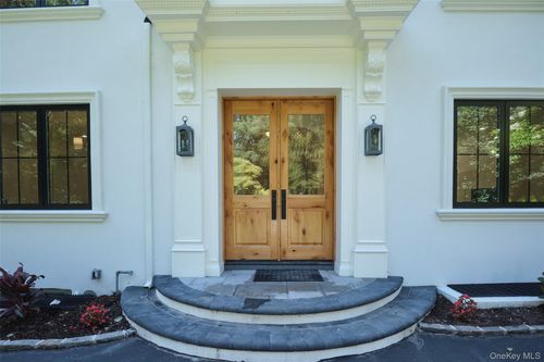 4 Harbor Acres Rd, Sands Point, NY, 11050-2637 | Card Image