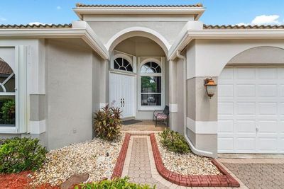 3787 Oak Ridge Cir, House other with 5 bedrooms, 3 bathrooms and null parking in Weston FL | Image 3