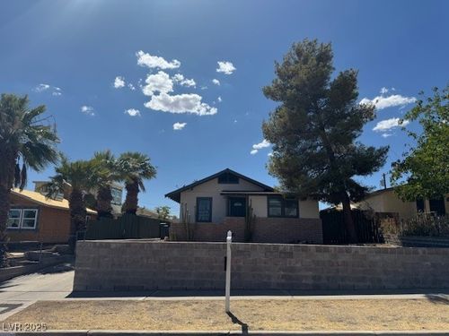 664 Avenue D, Boulder City, NV, 89005-2740 | Card Image