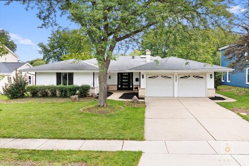 1327 Churchill Rd, Schaumburg, IL, 60195-3221 | Card Image