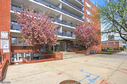 6k-80 Passaic Ave, Passaic, NJ, 07055-8822 | Card Image