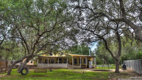 704 Alex Auld Dr, Leakey, TX, 78873-3503 | Card Image