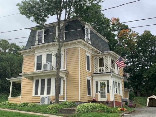 174 3rd St, Newport, VT, 05855-1932 | Card Image