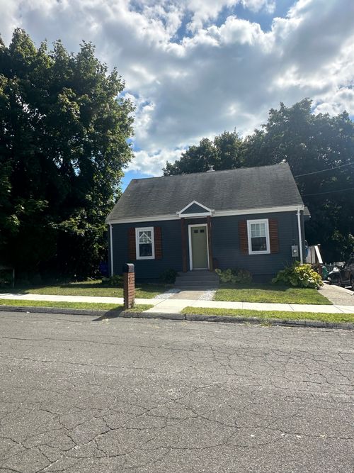 5 David St, Waterford, CT, 06385-2314 | Card Image
