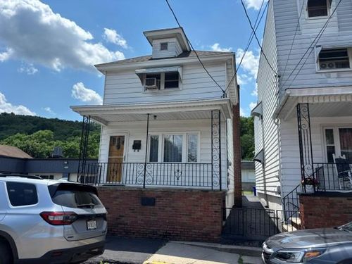 148 S 3rd St, SAINT CLAIR, PA, 17970-1209 | Card Image