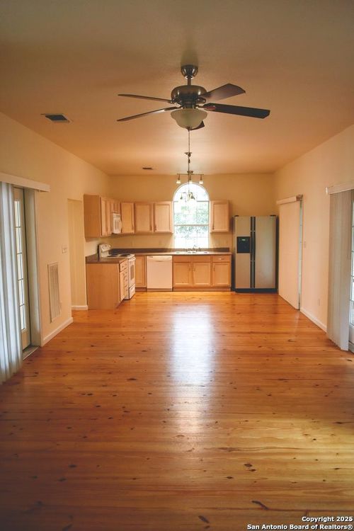 602B 10th St, Bandera, TX, 78003 | Card Image