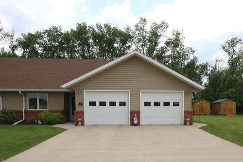 573 7th Ave Se, Mayville, ND, 58257-1822 | Card Image
