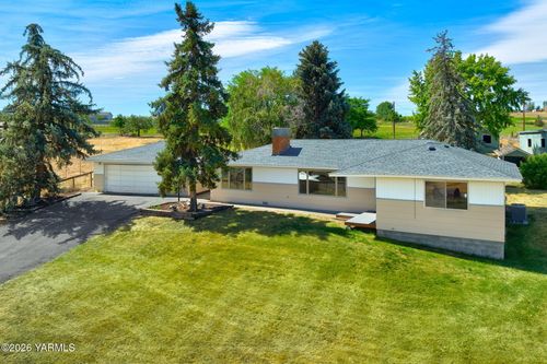 210 Ranchette Ln, Selah, WA, 98942-9574 | Card Image