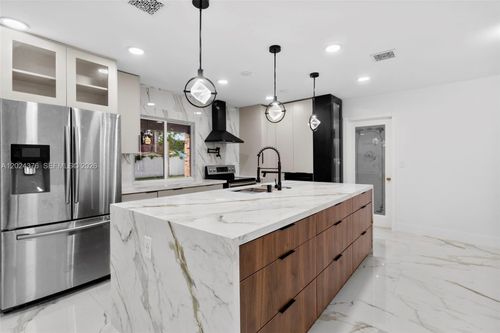 7220 10th Pl, Plantation, FL, 33313-6045 | Card Image